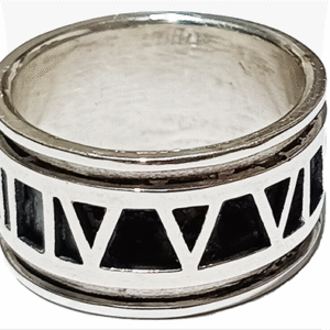 Δαχτυλίδι Μεγάλο από Ασήμι 925° με Λατινικούς Αριθμούς